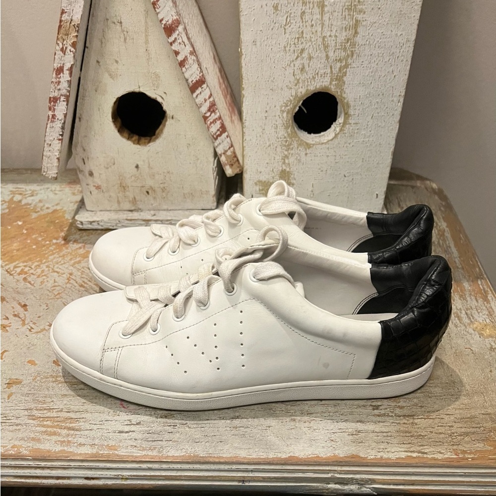 Vince White and Black Women 9.5 Leather Athletic Shoes